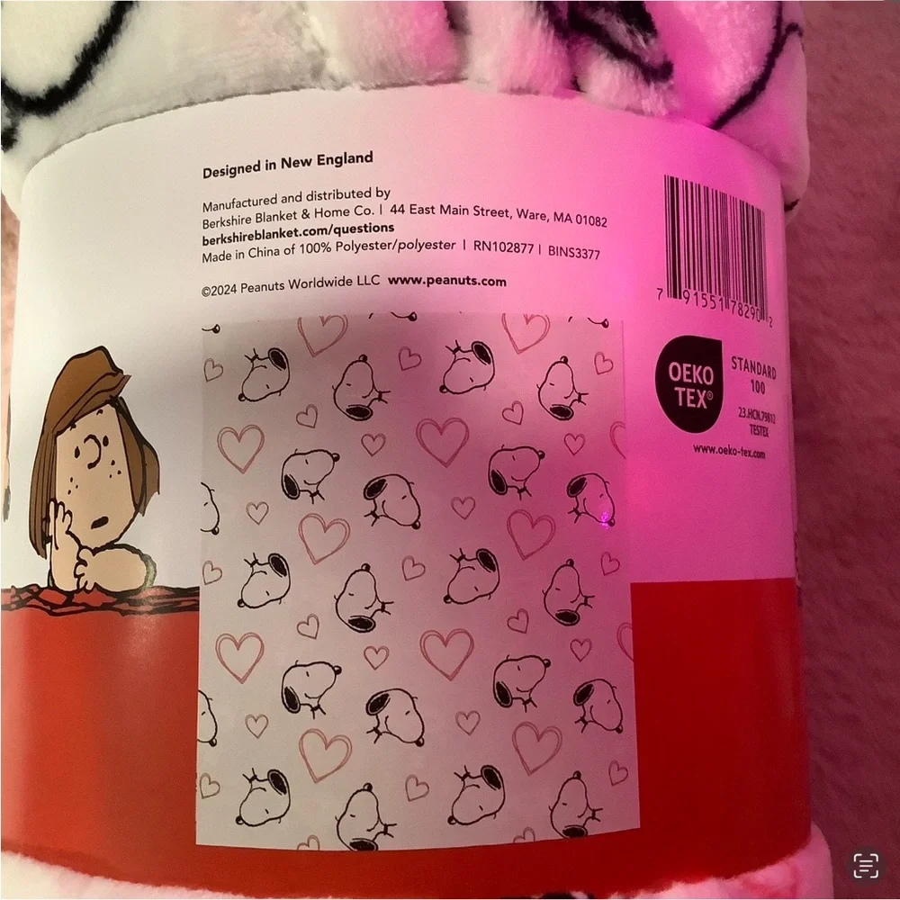 Peanuts Snoopy Pink Hearts Valentines Day Throw